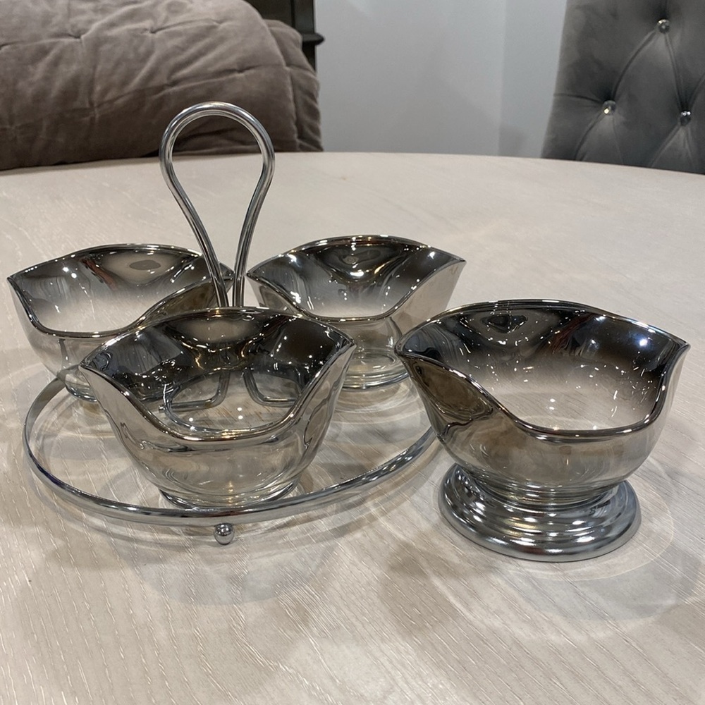 Dorothy Thorpe MCM Chrome Silver-Fade Serving Bowls with Chrome Caddy 5 pc set